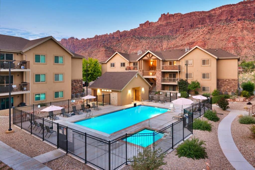 5H Our Redcliff Condo, Pool & Hot Tub Moab Extérieur photo